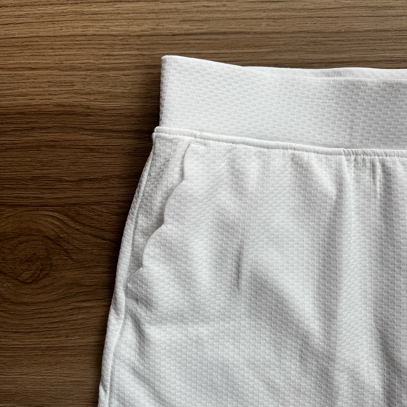 Pebble Beach White Golf Skort Women’s Size L Dry Luxe Performance Scallop Hem - Picture 3 of 4